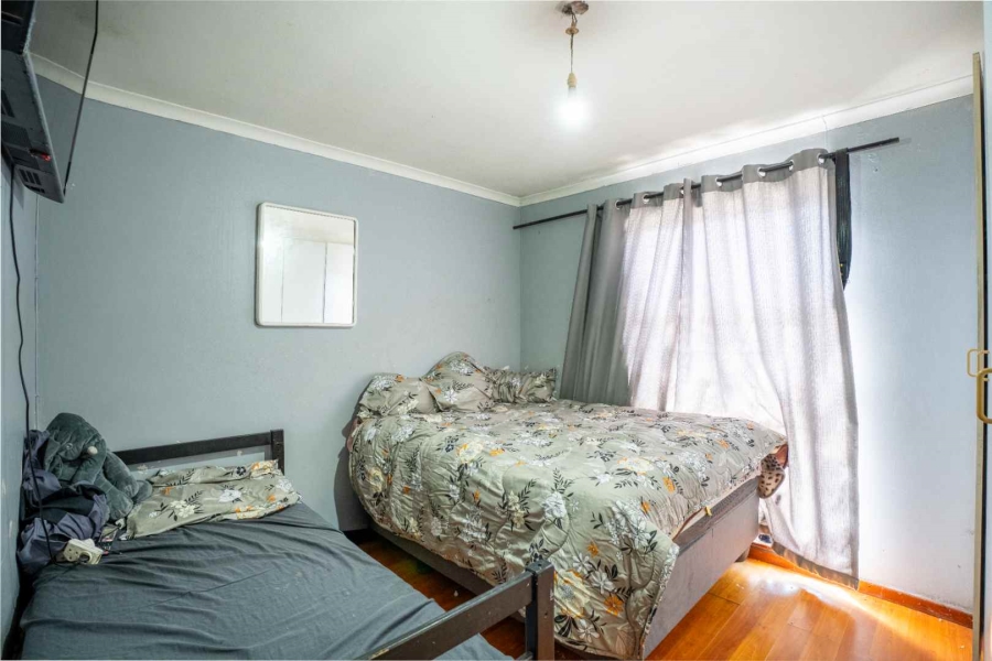 5 Bedroom Property for Sale in Electric City Western Cape